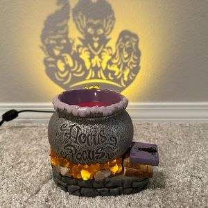 Hocus Pocus Scentsy warmer
